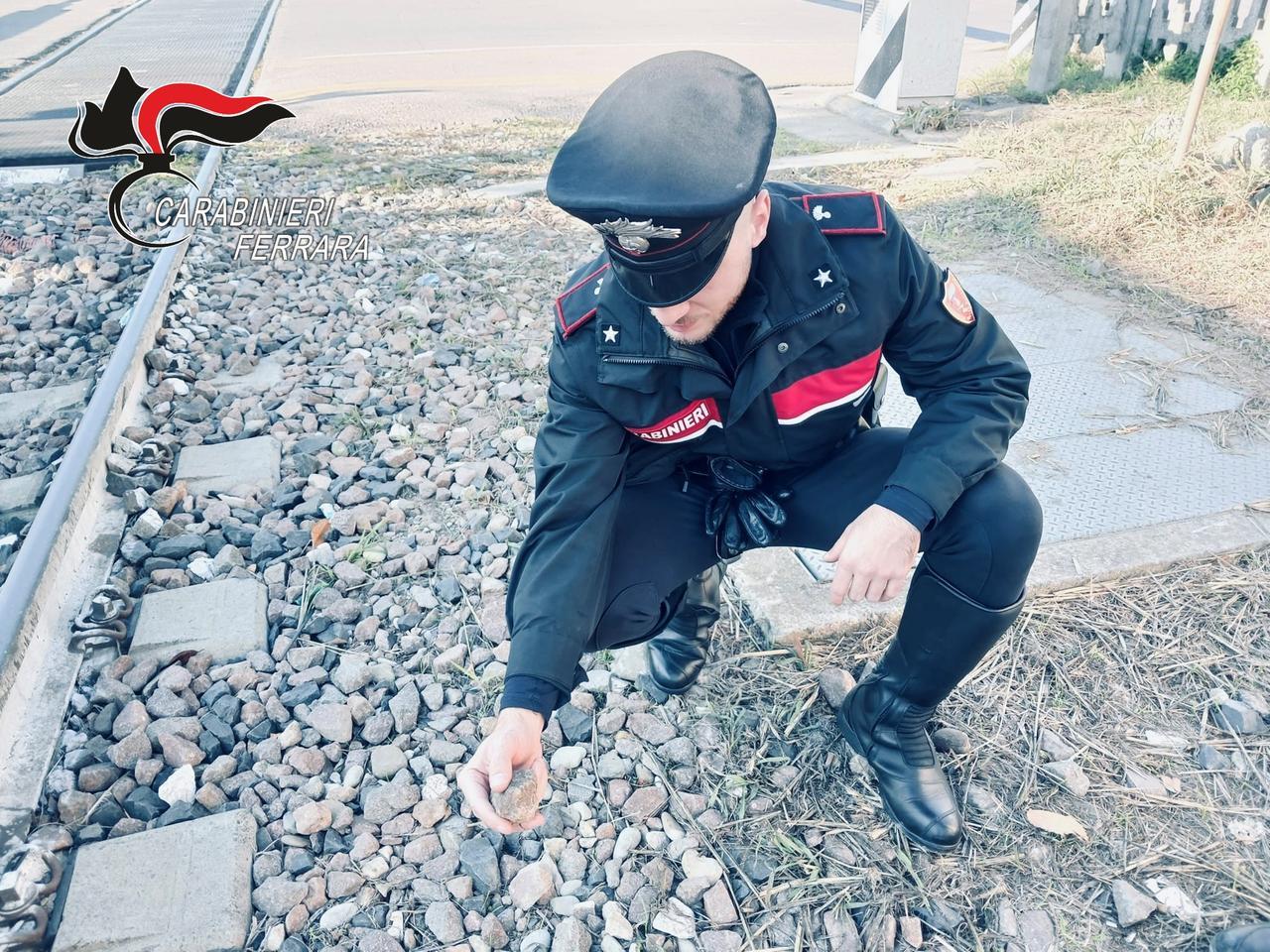 Furto in discoteca e sassate alle vittime. Rapinatori in fuga bloccati dai carabinieri