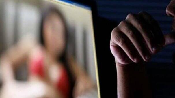 Elba, finti maghi la convincono a fare un video nuda (per riconquistare l’ex) e poi la ricattano