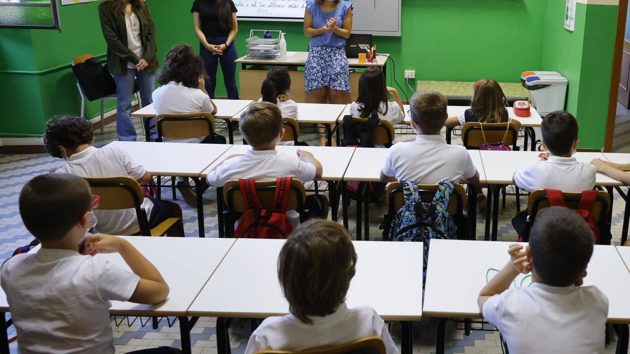 Tragedia sfiorata in classe, bambino rischia di soffocare per un pezzo di pane: salvato da due insegnanti