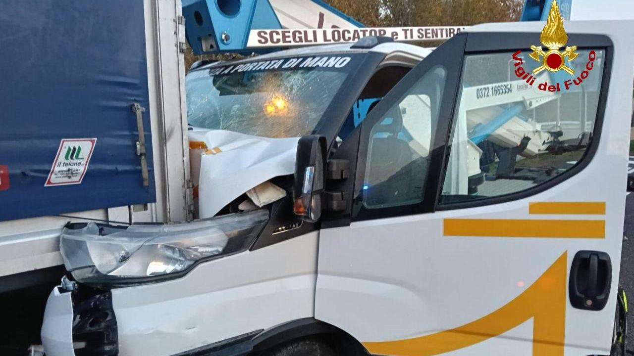 Tamponamento in A1, tre feriti: uno è grave