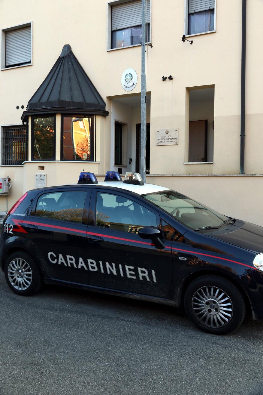 Martellate alla porta e minacce di morte all’ex compagna