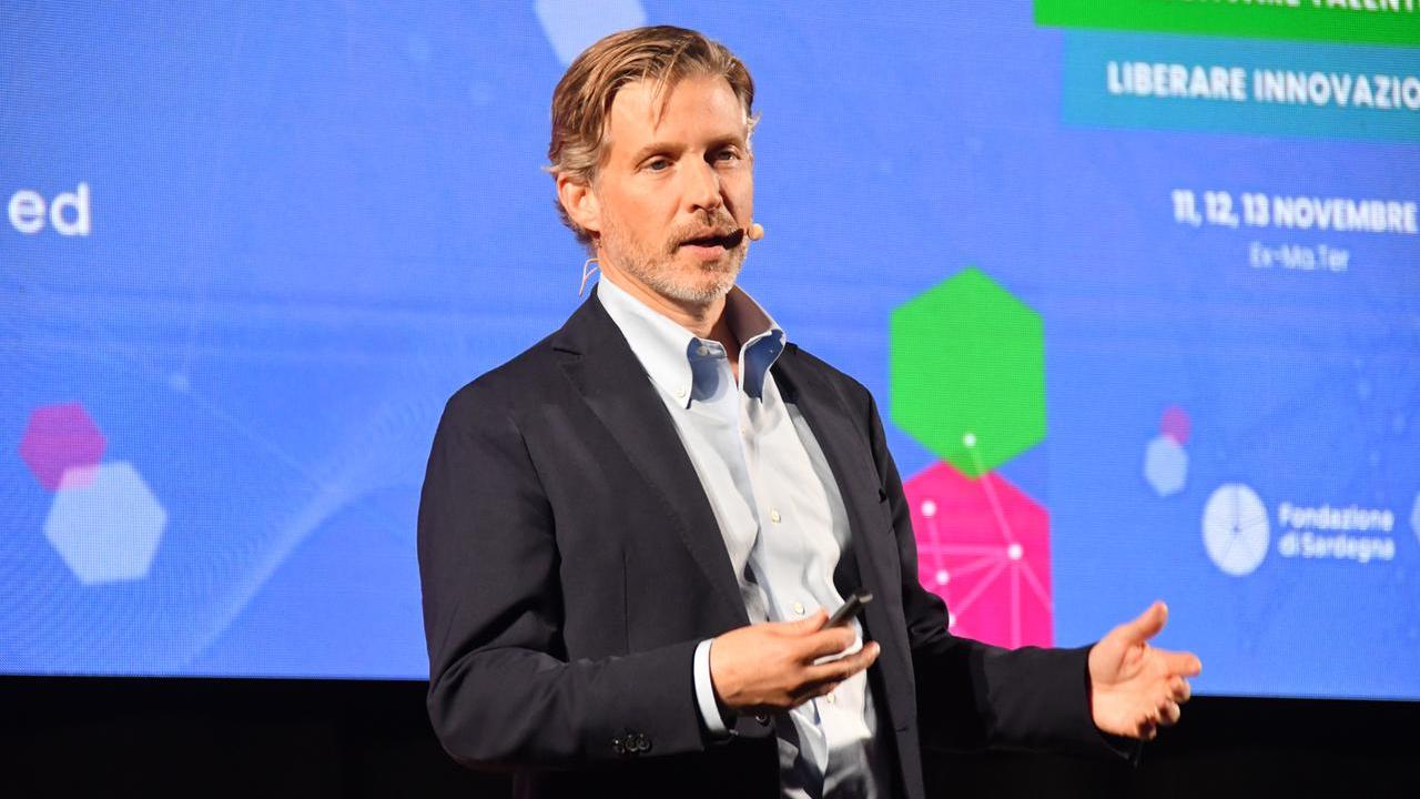 Alec Ross: «State tranquilli, l’Ai non ci renderà meno umani»