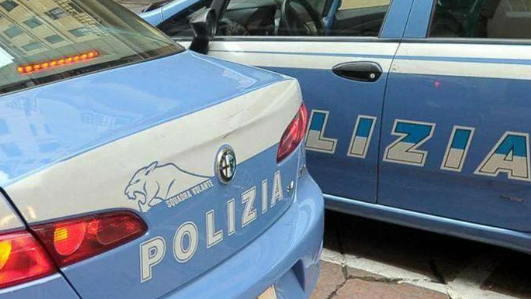 Mamma uccide il figlio tagliandogli la gola, il padre aveva avvertito: «È pericolosa»