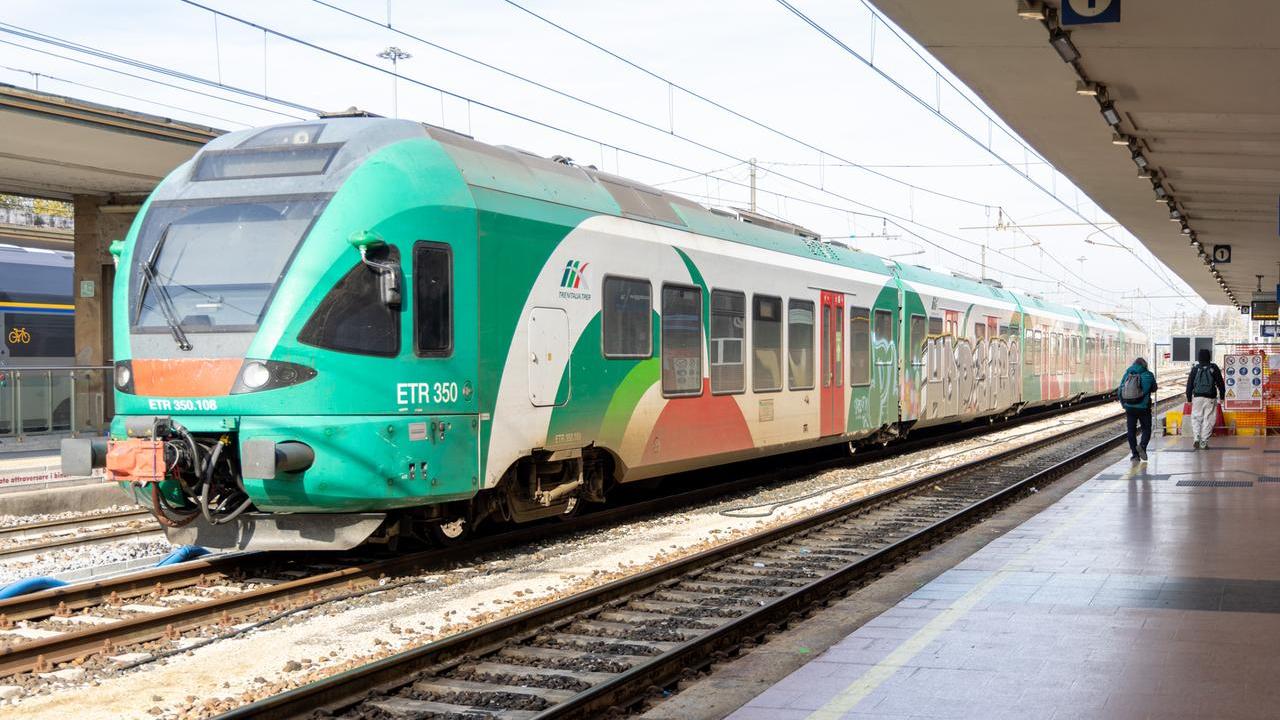 Treni Suzzara-Ferrara, prezzi dei biglietti aumentati «ma servizi non adeguati»