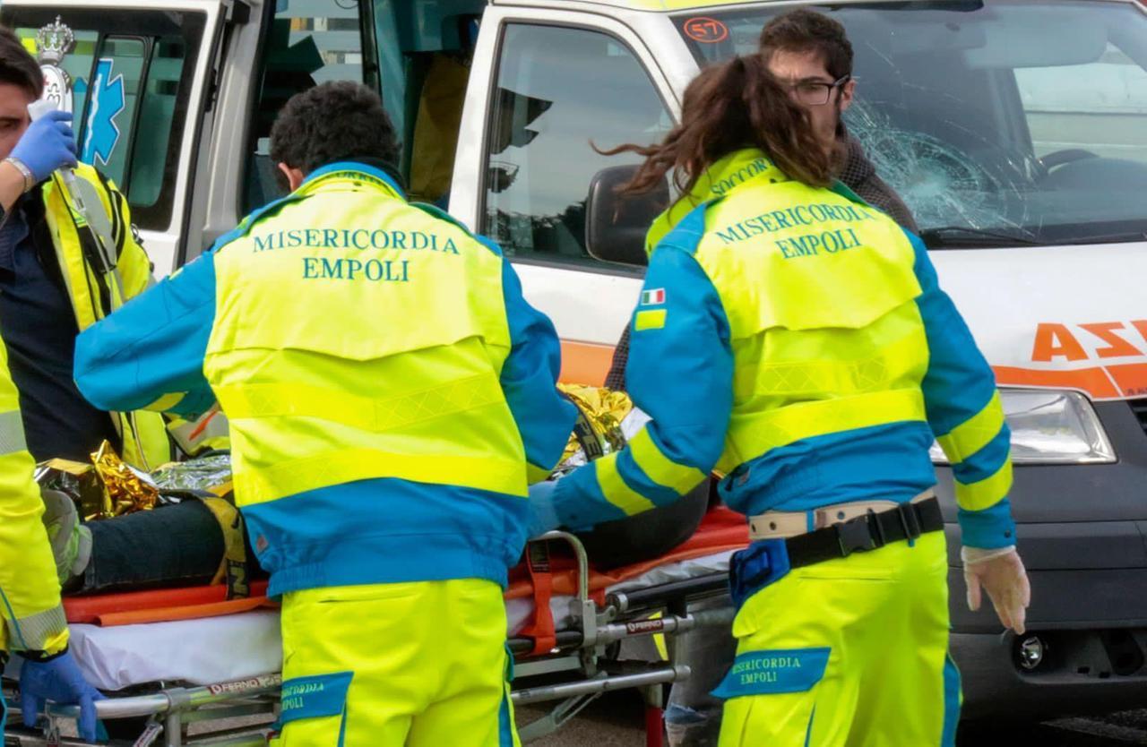 
	Un soccorso da parte dei volontari della Misericordia di Empoli (foto Facebook)

