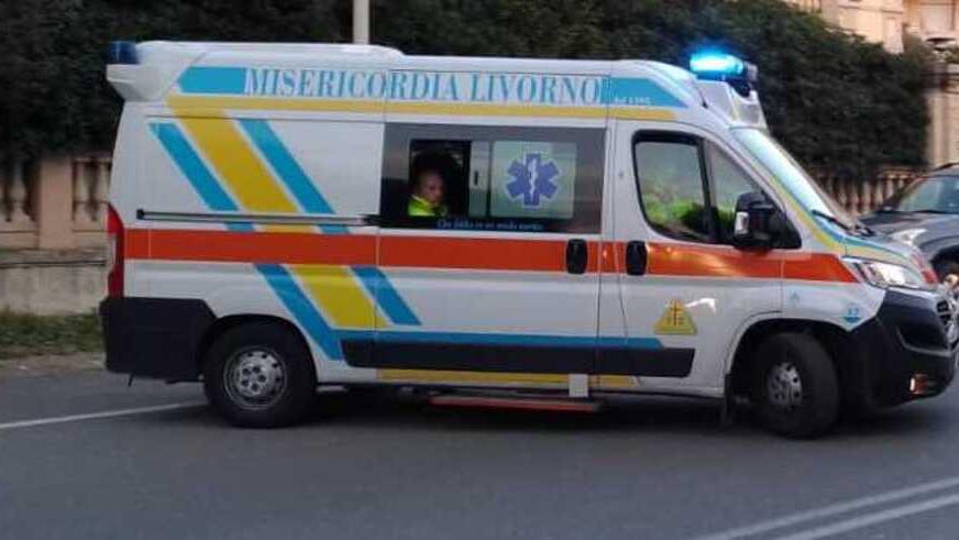 Un’ambulanza della Misericordia di via Verdi (Foto d’archivio)