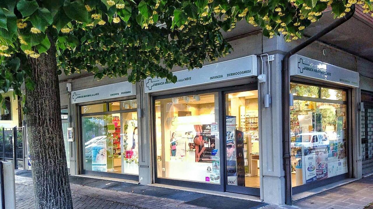 La farmacia Madonna della Neve a Corlo