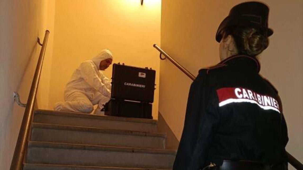 Il sopralluogo dei carabinieri dopo l’episodio del tentato omicidio
