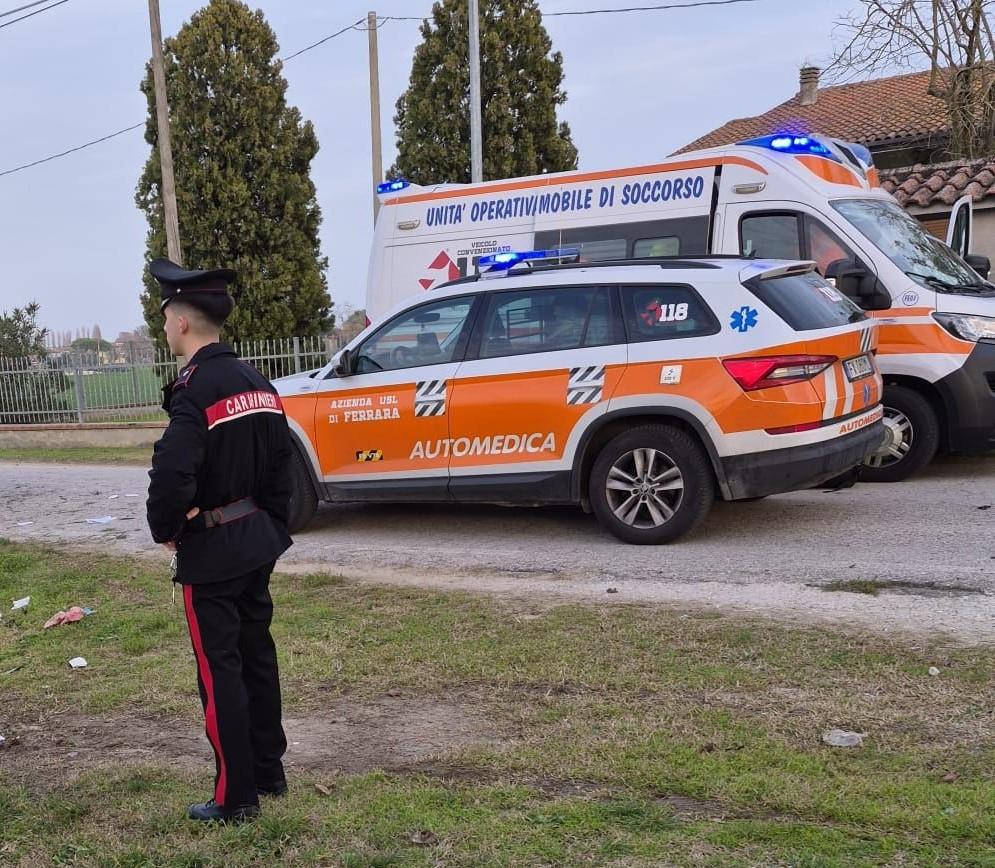 Ferrara, auto centra un furgone che travolge e uccide un pescatore