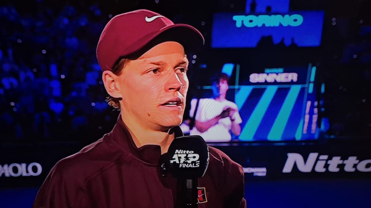 Sinner da brivido, vola in finale a Torino: De Minaur ko in due set