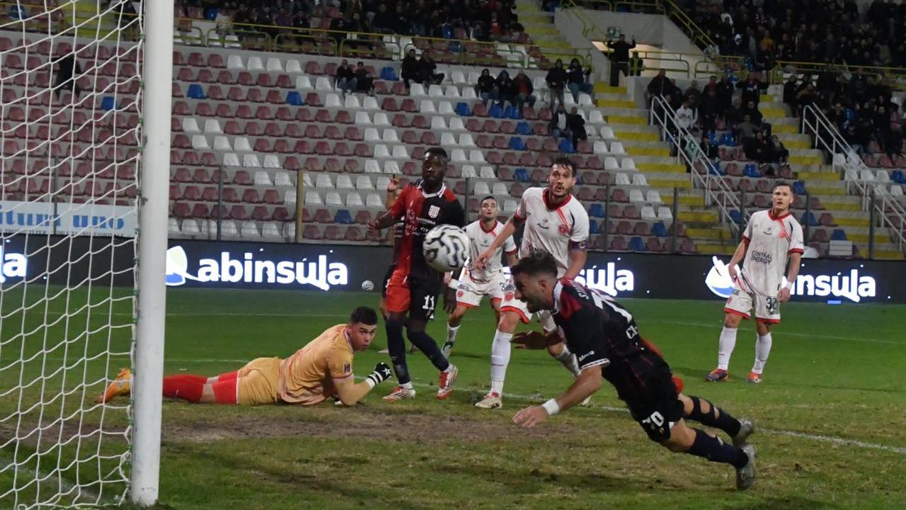 Il gol di <strong>Ernesto Starita </strong>(foto Mauro Chessa)
