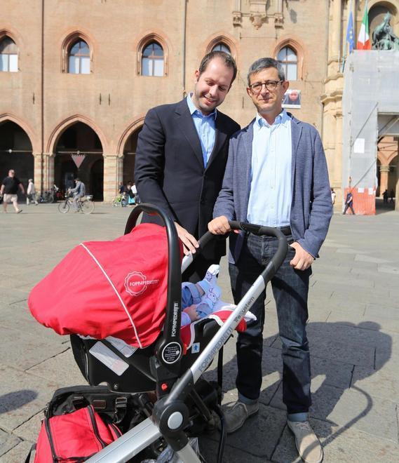 Ultimatum di Alfano ai prefetti: annullate le nozze gay nei comuni 