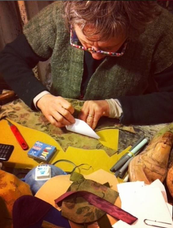 «Io una calzolaia? Preferisco definirmi medico delle scarpe»