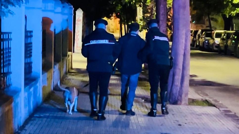 A Sassari interventi, controlli e solidarietà: una notte in auto con i carabinieri