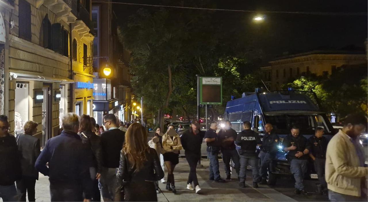 Picchiato dal branco nella notte della movida