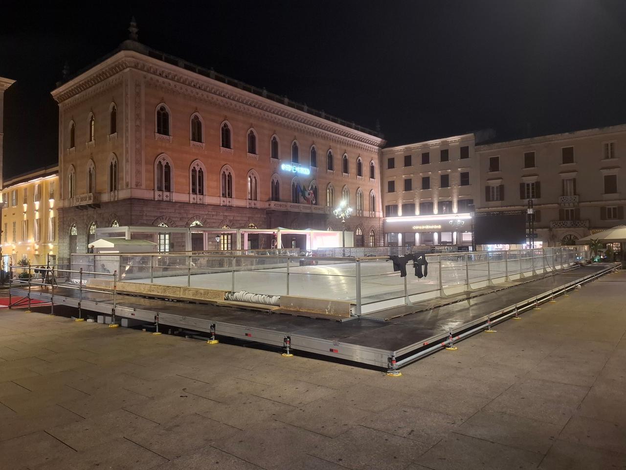 Pista di ghiaccio a Sassari: apertura rinviata – Cosa è successo