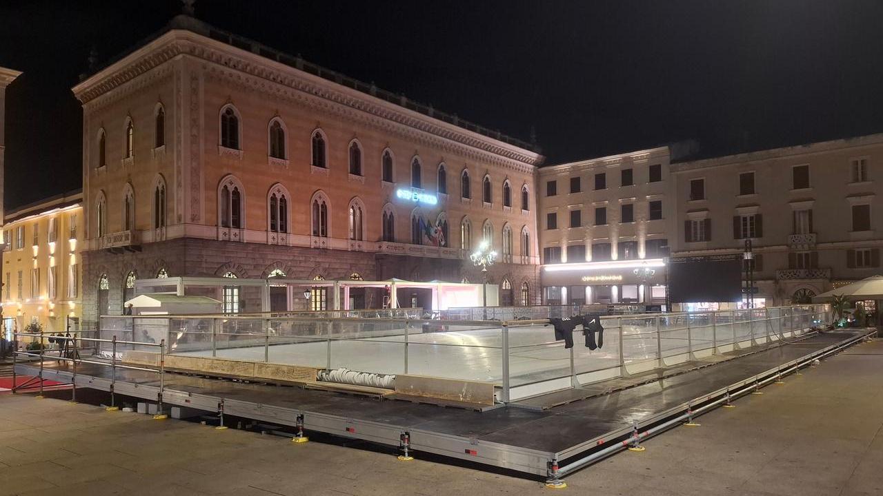 Pista di ghiaccio a Sassari: apertura rinviata – Cosa è successo