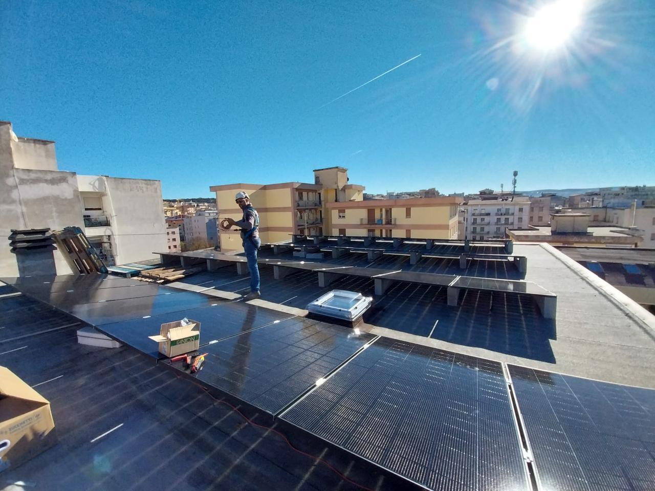 Energia condivisa sopra il tetto: ecco come sei famiglie sassaresi risparmiano sulla bolletta