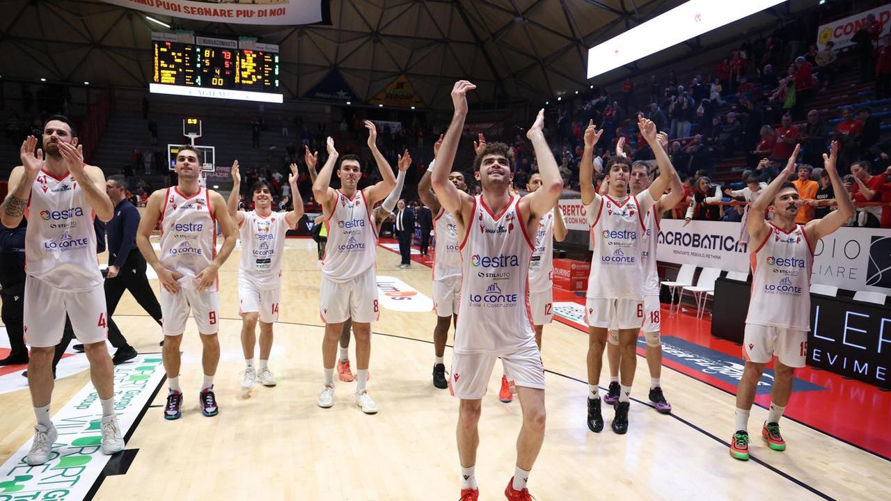 Pistoia torna alla vittoria dopo cinque ko, vittoria al fotofinish contro Roseto