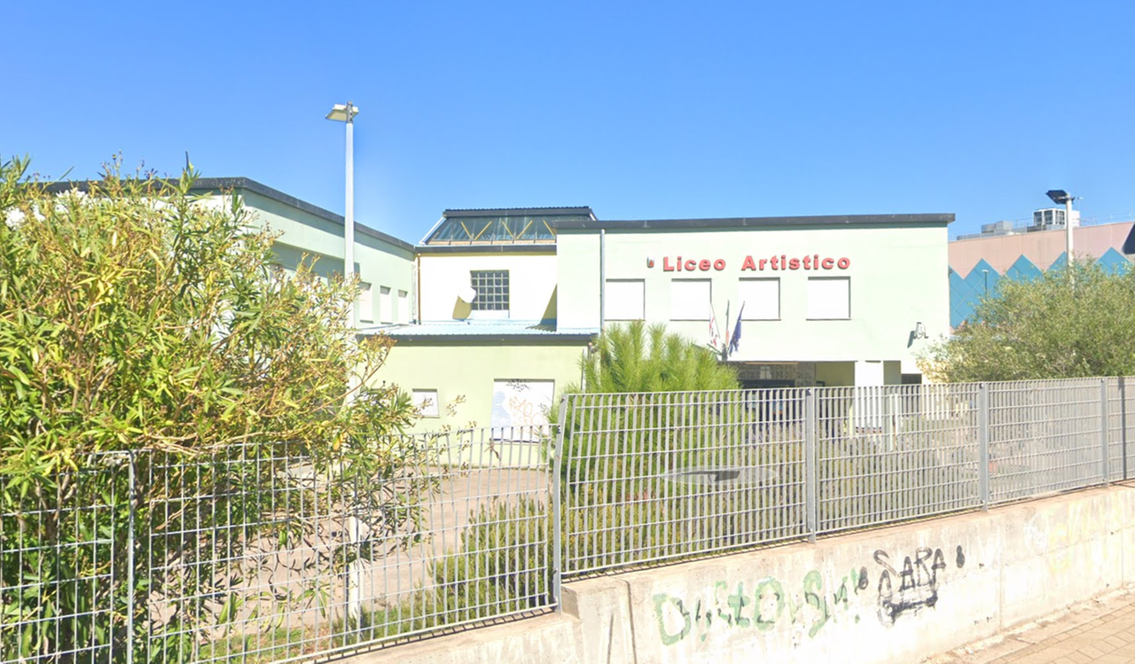 Olbia, al liceo De André mancano le aule: protestano studenti, genitori e docenti