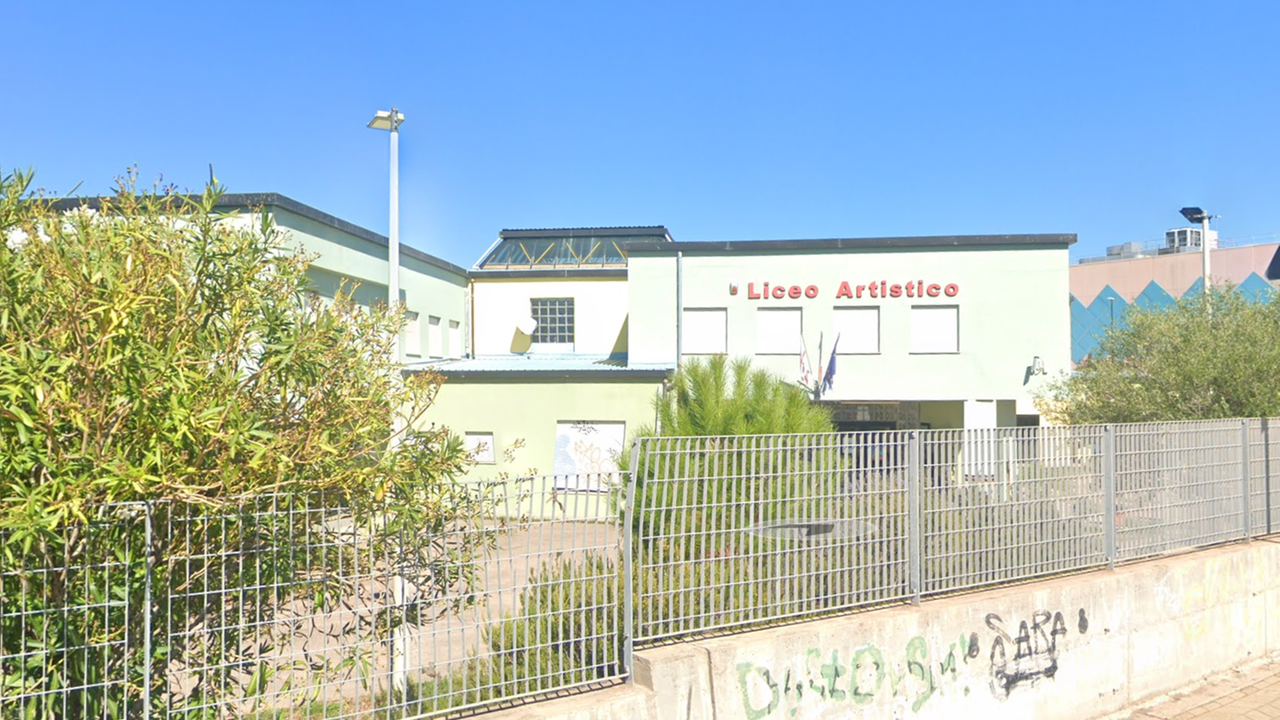 Olbia, al liceo De André mancano le aule: protestano studenti, genitori e docenti