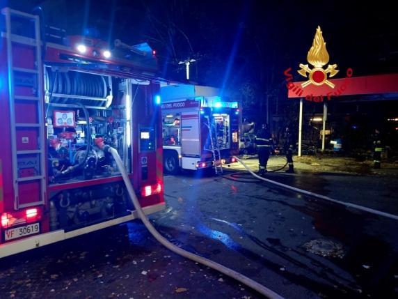 Firenze, appicca il fuoco al distributore in viale Europa: arrestato 47enne per incendio doloso