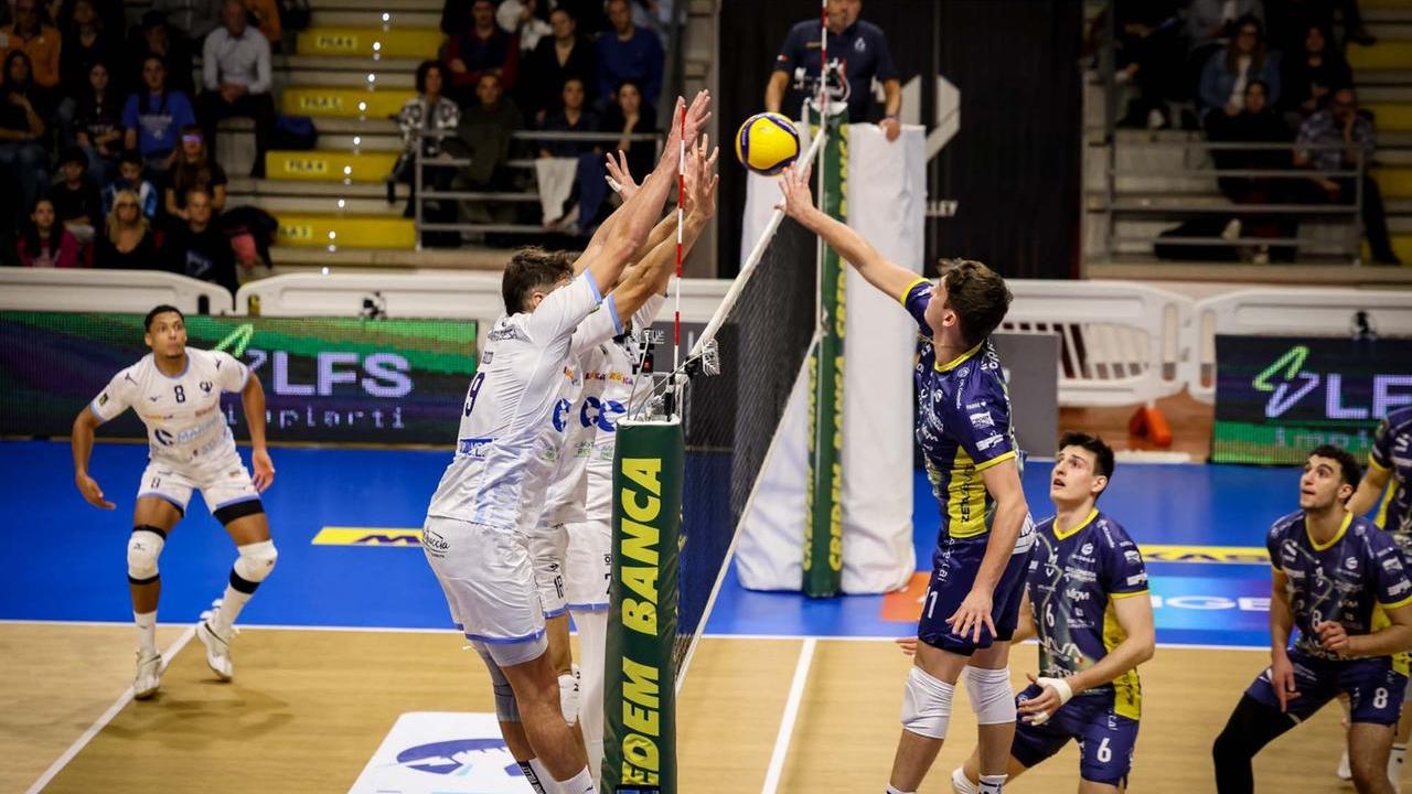 La sfida tra Modena e Cisterna (foto Modena Volley)