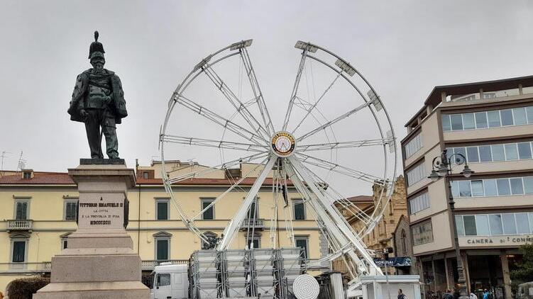 Feste di Natale a Pisa, torna in piazza Vittorio la ruota panoramica