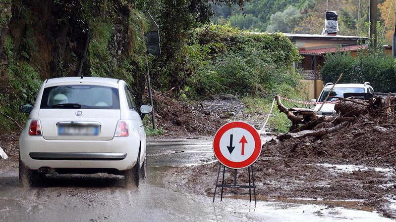 Nubifragio si abbatte su Massa: in ginocchio le località a monte – Le criticità più pesanti