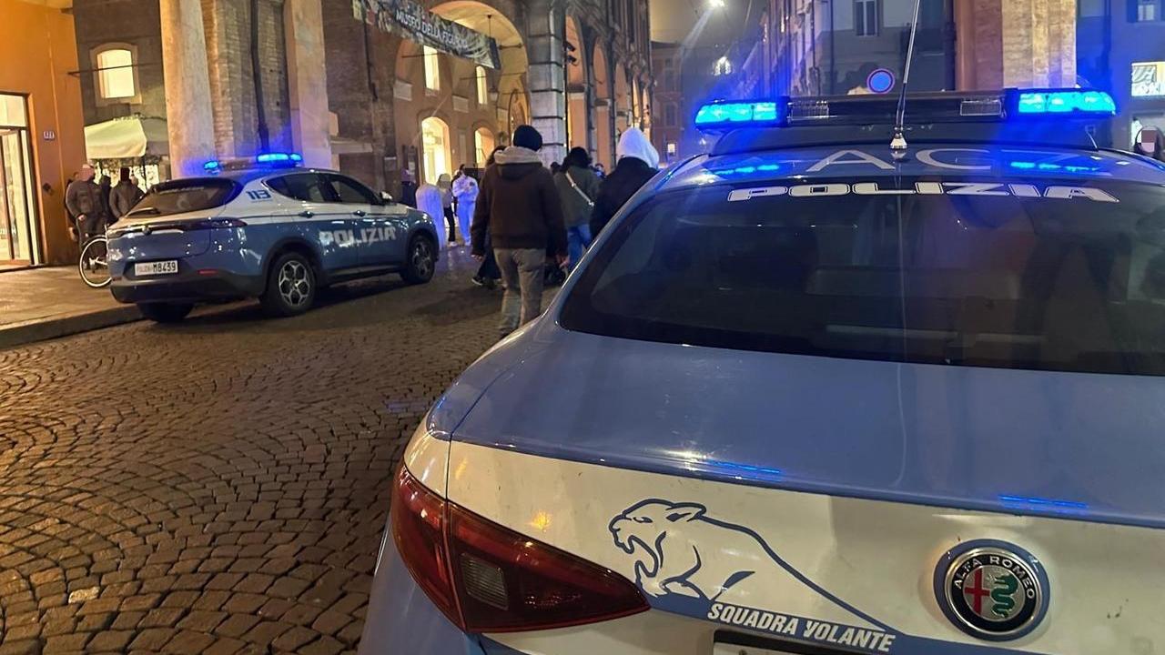 Le Volanti della polizia in centro