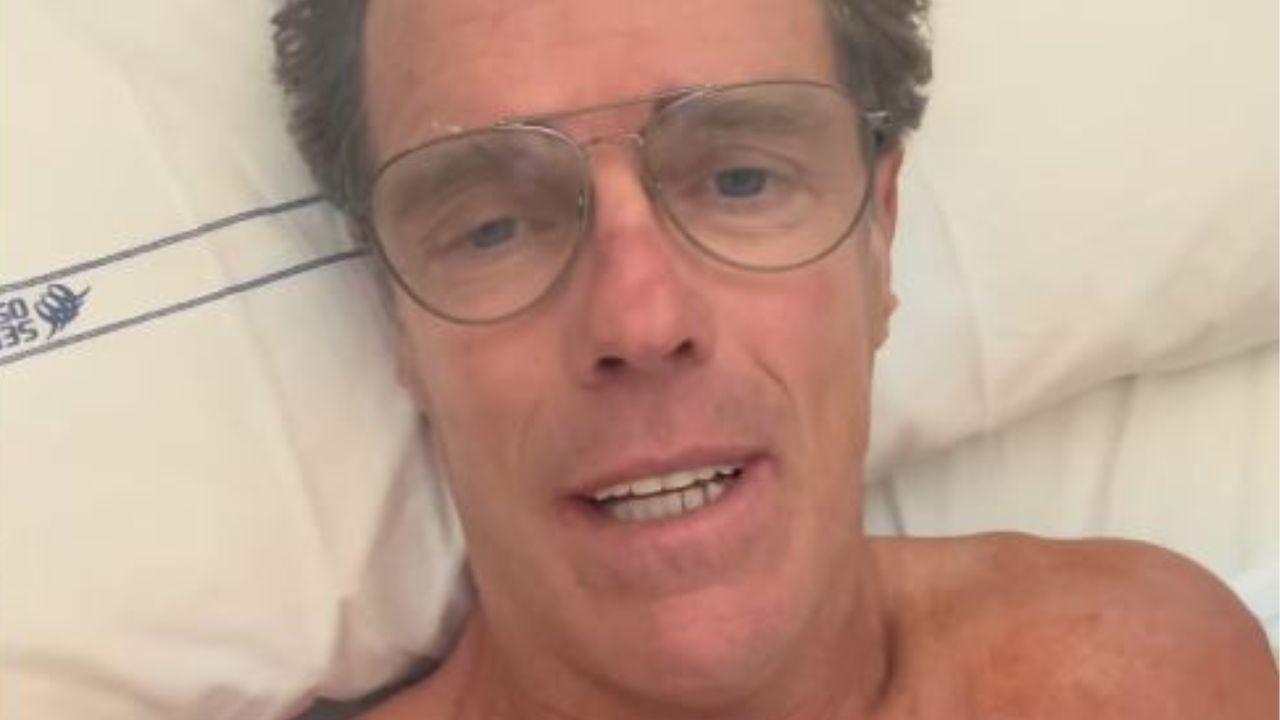 Mario Cipollini in un fermo immagine dal video postato dall'ospedale dopo l'intervento al cuore