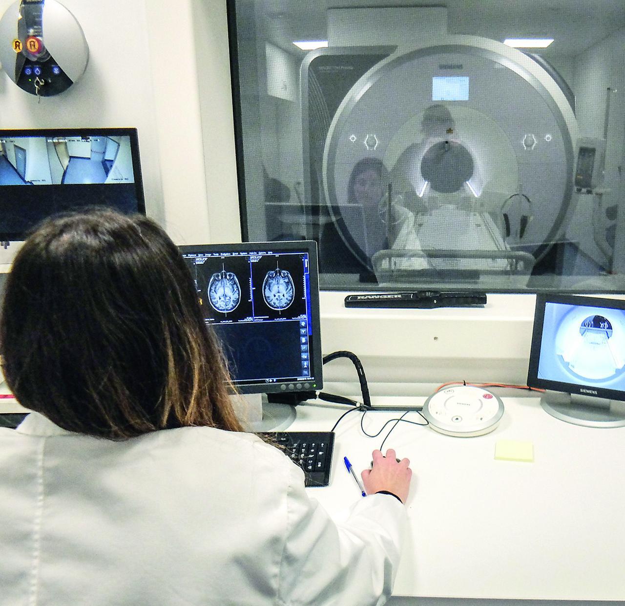 Liste d’attesa infinite e pazienti disperati: i lettori raccontano il loro calvario