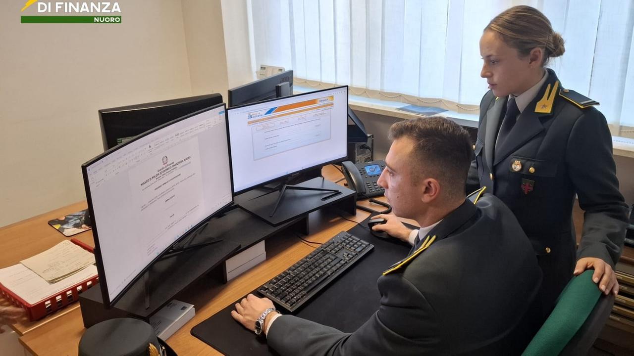 Nuoro, dirigente della Assl svolgeva visite private non autorizzate: sequestrati oltre 100mila euro