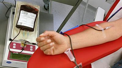 «Donatore di sangue, devo aspettare un anno per fare l’elettrocardiogramma»