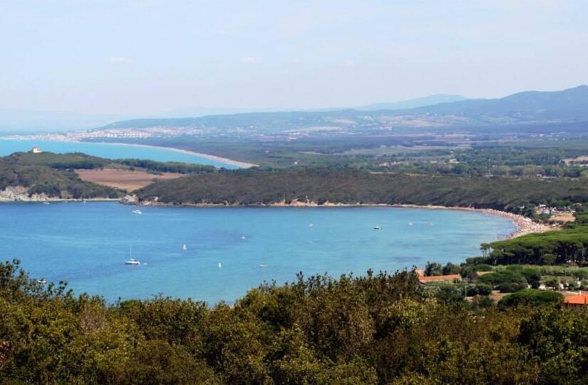
	Una veduta del golfo di Baratti

