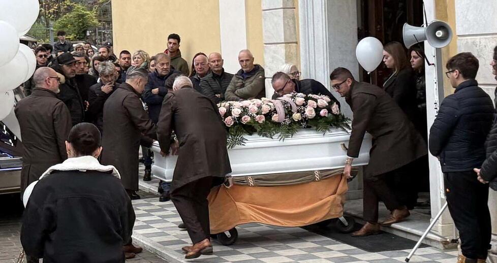 
	Un momento del funerale

