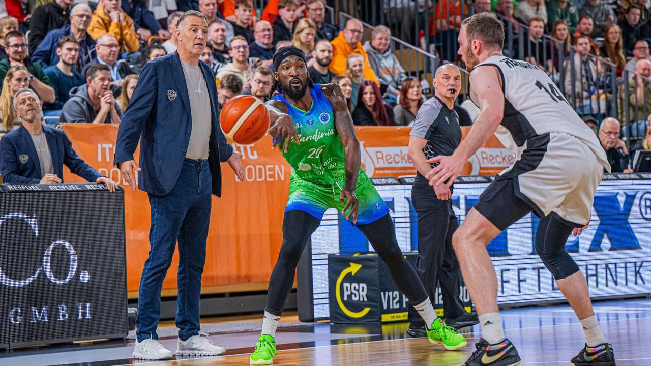 Rashawn Thonas in azione a Vechta
