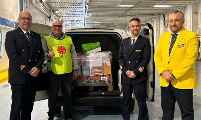 La solidarietà arriva dal mare: nuovo carico di alimenti per la Caritas