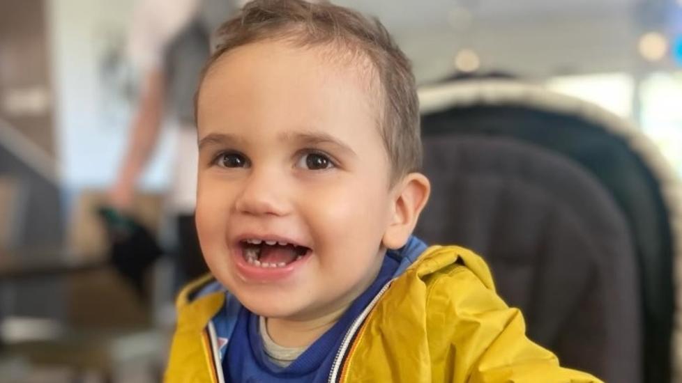 Ferrara, il piccolo Diego col sorriso lotta contro una malattia rarissima