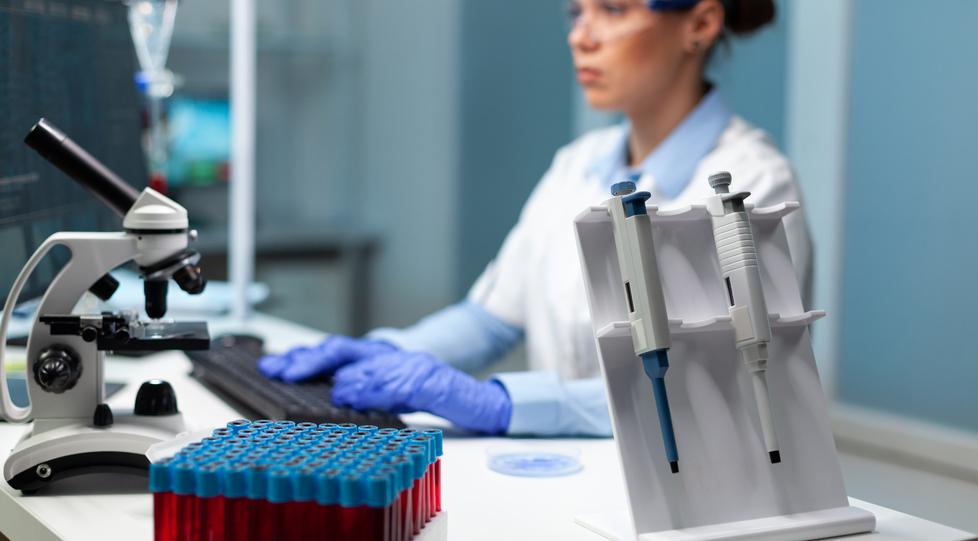 Livorno, test su chi vive in aree inquinate: via al reclutamento dell’Asl – Chi sarà chiamato, i test e cosa può succedere dopo i risultati