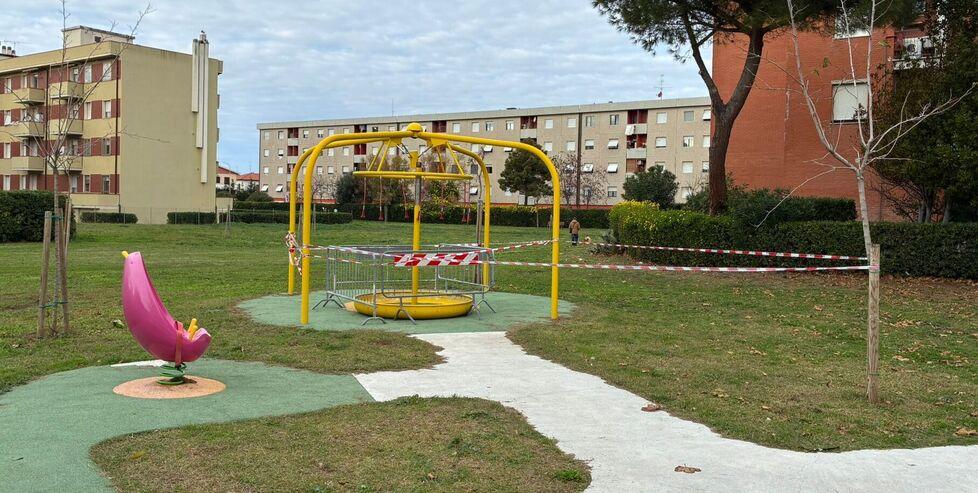 Rosignano, bambino ferito al parco: ora la famiglia chiede i danni