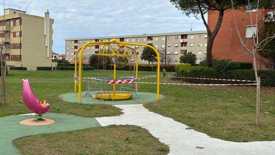 Rosignano, bambino ferito al parco: ora la famiglia chiede i danni