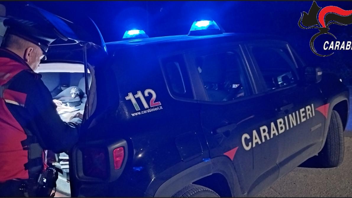 Un carabiniere di pattuglia (foto d'archivio)
