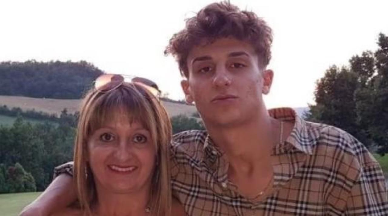 
	Alessandro Venturelli con mamma Roberta

