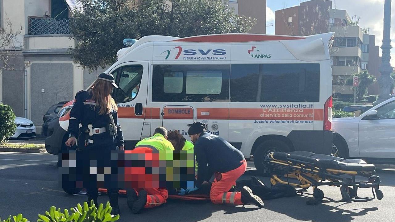 L'incidente in viale Carducci (foto Stick)