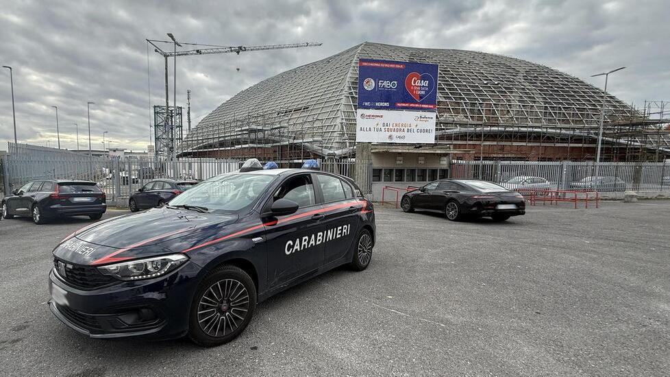 Il sopralluogo dei carabinieri una settimana fa (foto Nucci)