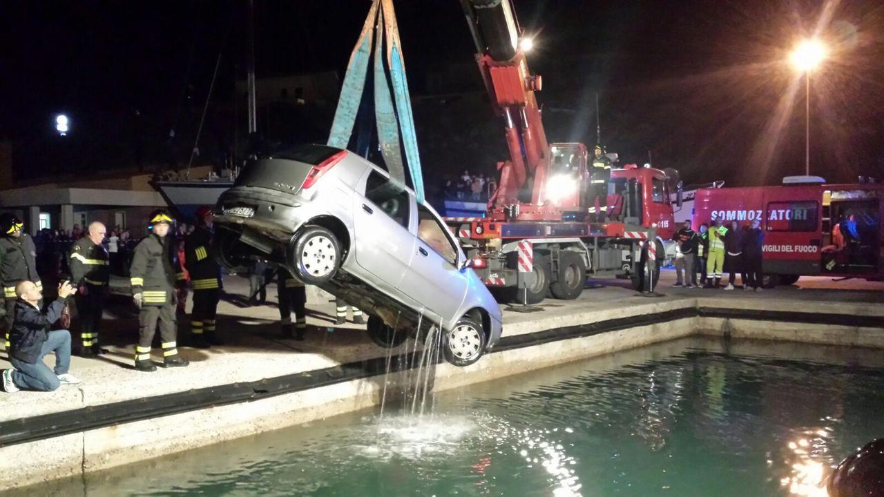 Annegò nell’auto finita in mare: assolti i due imputati per omicidio colposo