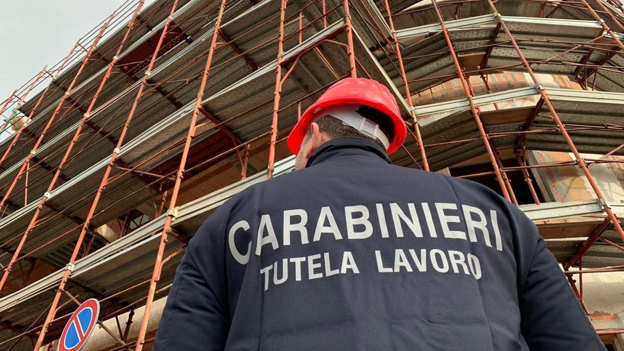 Lavoro irregolare, tredici aziende nel mirino: violazioni anche in materia di salute e sicurezza