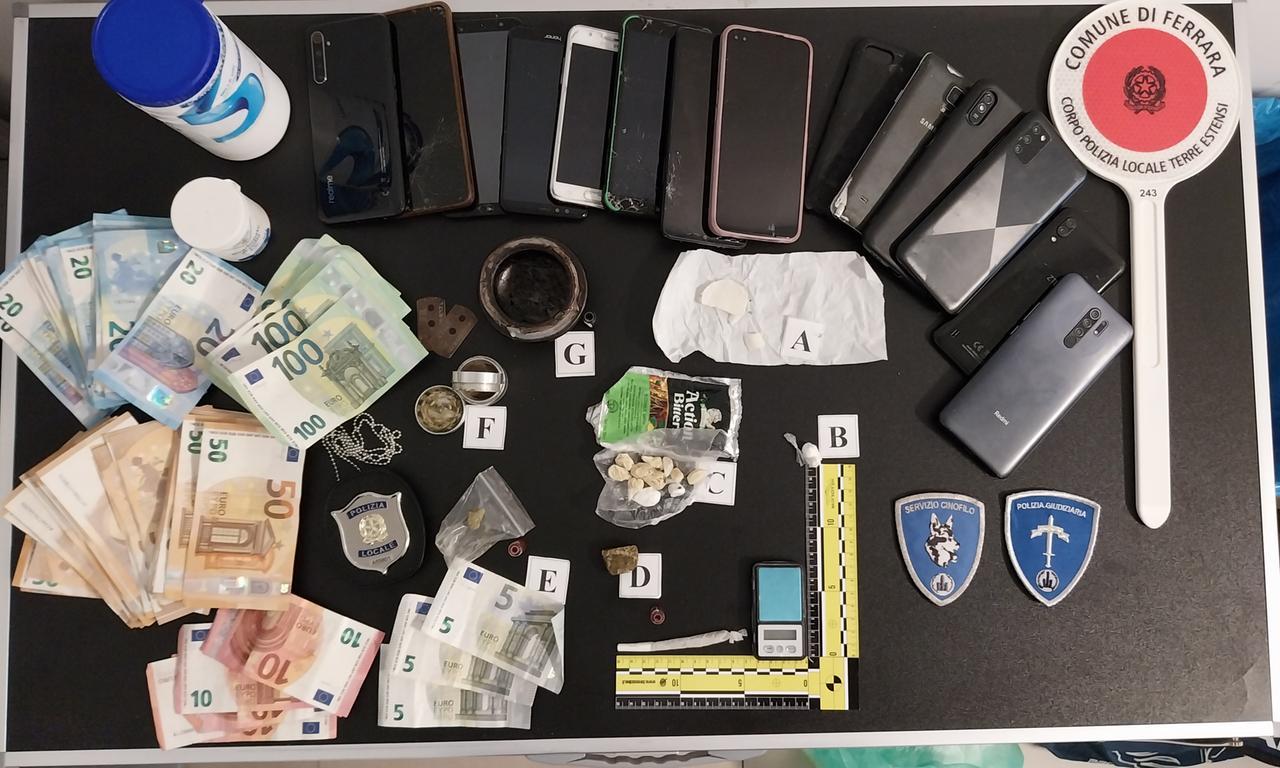 Sorpreso a vendere crack a Ferrara, arrestato dalla Polizia locale