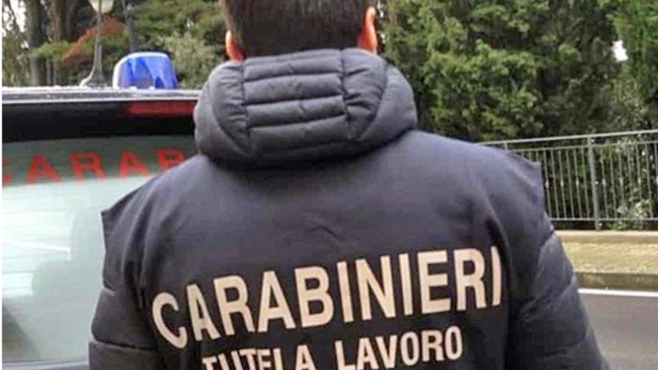 Non espone avvisi di valutazione dei rischi: denunciato titolare di un bar tabacchi